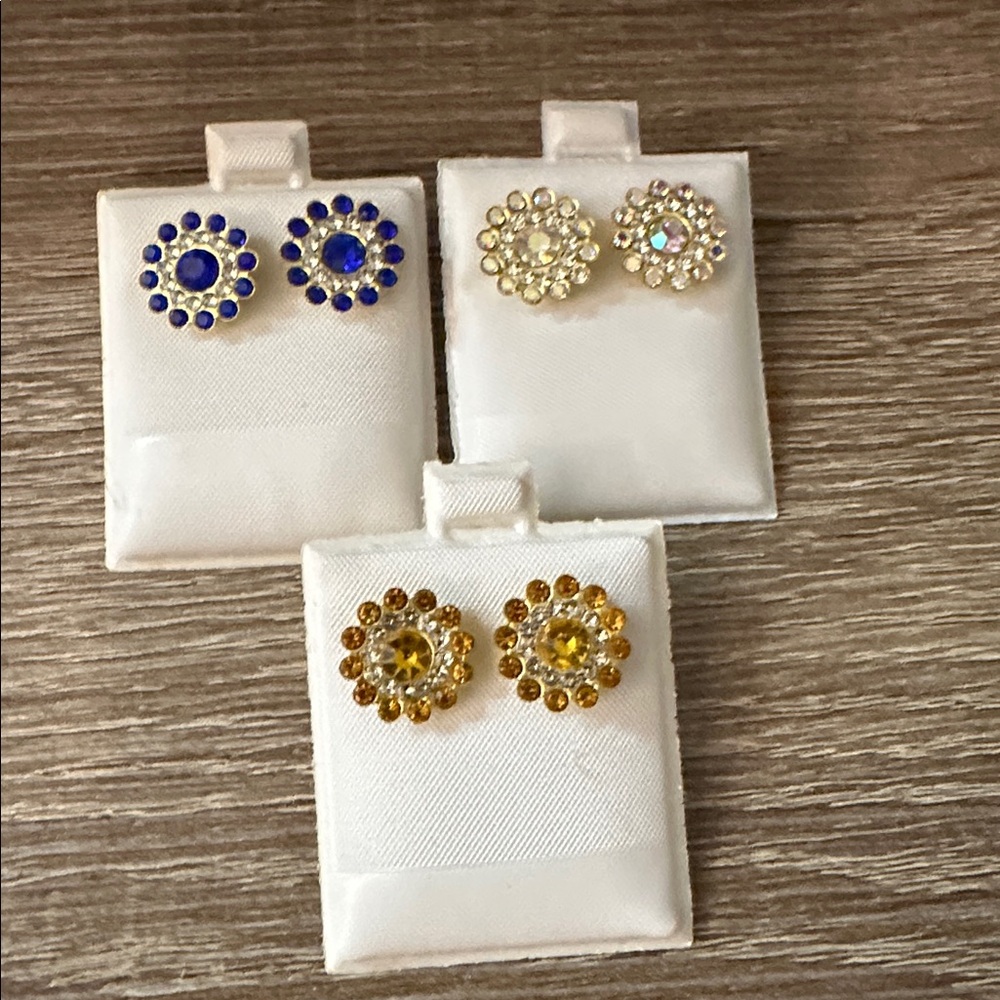 Earrings a set of 3 pairs